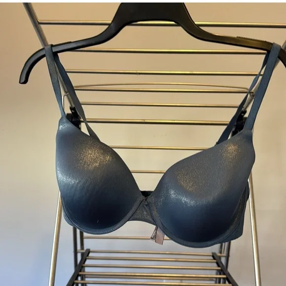 Victoria Secret Bundle - Picture 3 of 4